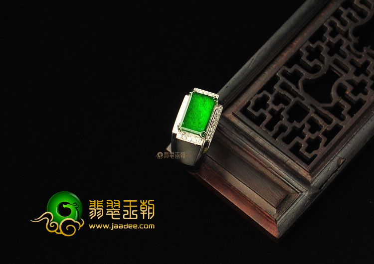 冰种阳绿缅甸翡翠A货镶白金戒指(真钻)