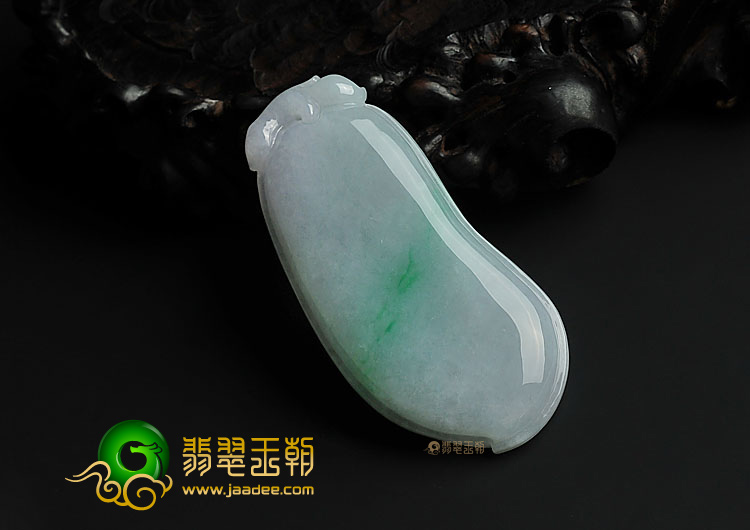 糯冰种淡春带彩缅甸翡翠A货福瓜挂件
