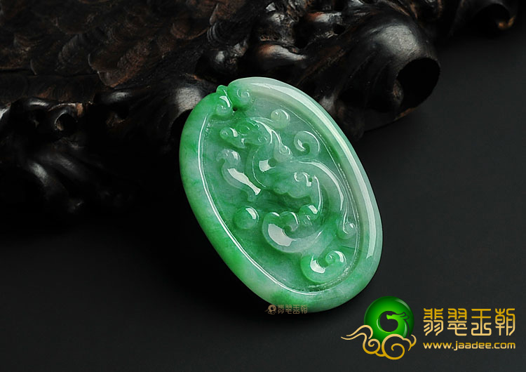糯冰种翠色缅甸翡翠A货仿古龙凤牌挂件