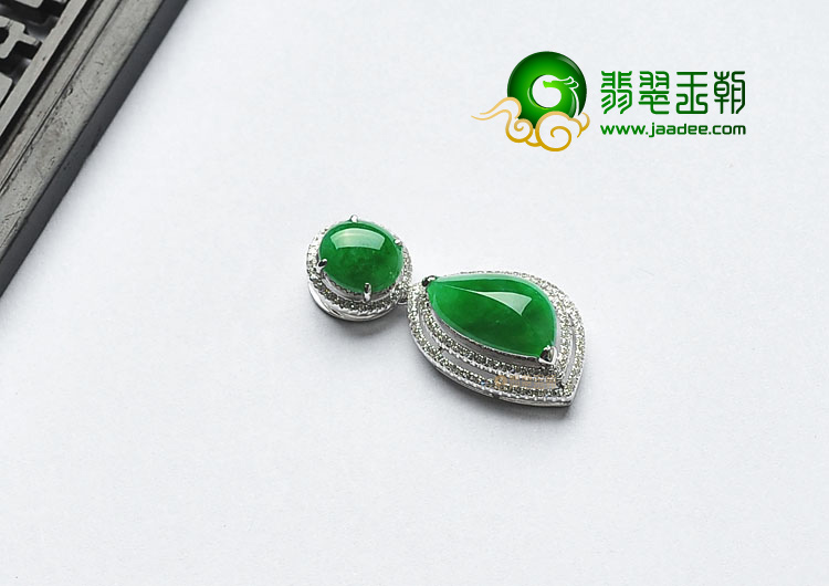 糯冰种阳绿缅甸翡翠A货镶白金胸坠(真钻)