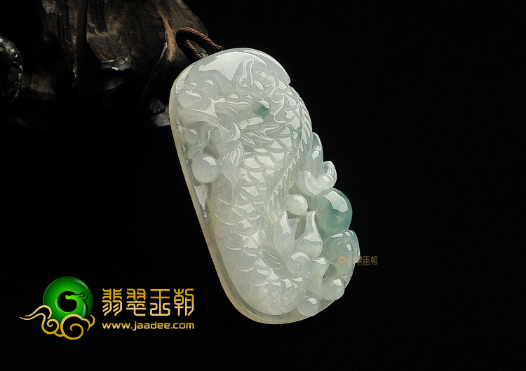 糯冰种飘花缅甸翡翠A货龙牌挂件