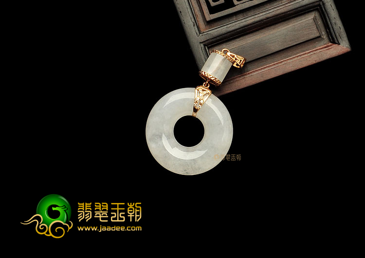 糯冰种无色缅甸翡翠A货镶玫瑰金平安环胸坠(真钻)