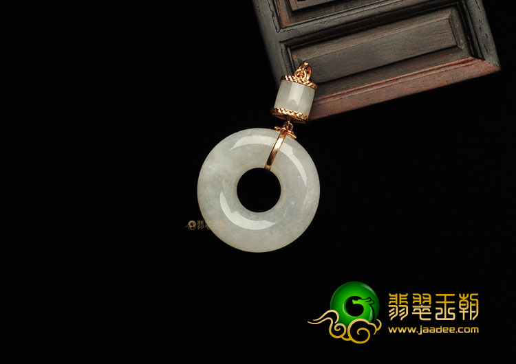 糯冰种无色缅甸翡翠A货镶玫瑰金平安环胸坠(真钻)
