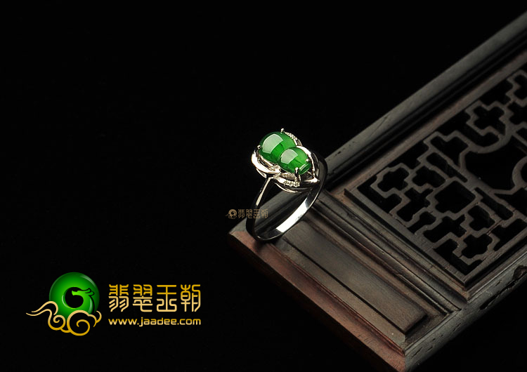 冰种绿晴水缅甸翡翠A货镶白金葫芦戒指(真钻)