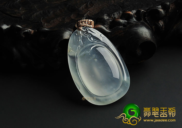 (超值推荐)冰玻种淡晴水缅甸翡翠A货镶金扣双龙如意挂件