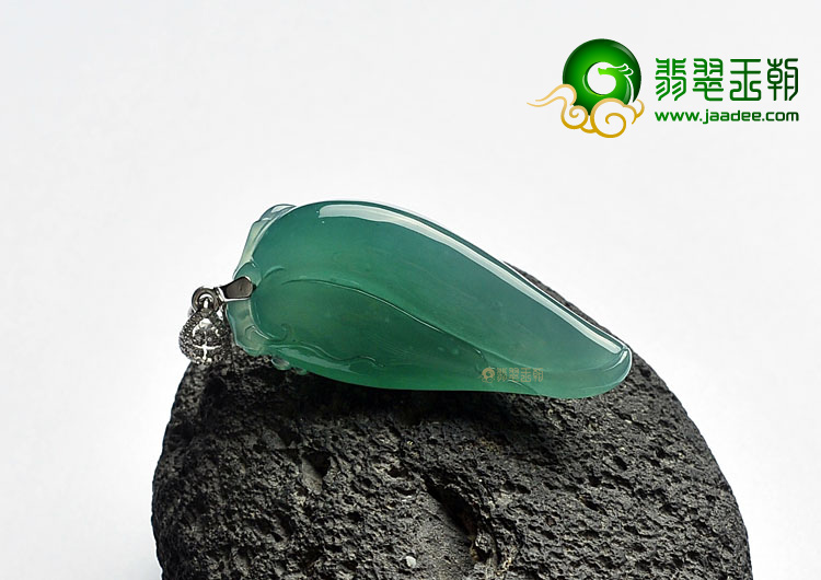 冰种蓝水缅甸翡翠A货镶金扣福瓜挂件
