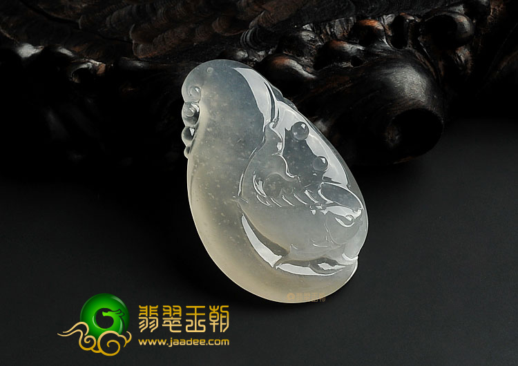 冰玻种无色缅甸翡翠A货如鱼得水挂件