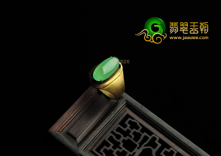 冰种绿晴水缅甸翡翠A货戒面