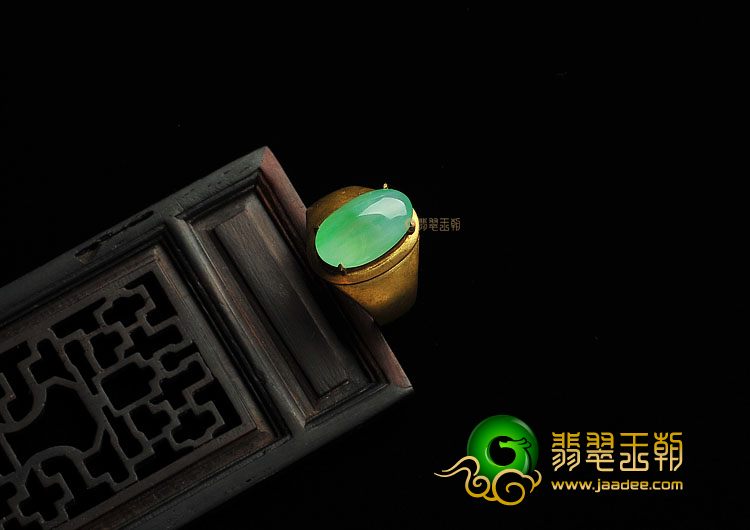 冰种绿晴水缅甸翡翠A货戒面