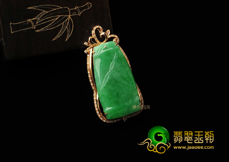 糯冰种翠色缅甸翡翠A货镶玫瑰金节节高胸坠(真钻)