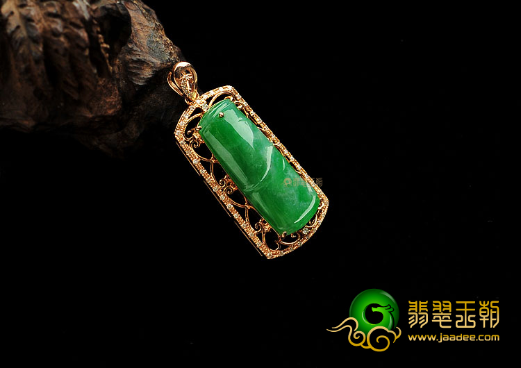 糯冰种翠色缅甸翡翠A货镶玫瑰金节节高胸坠(真钻)