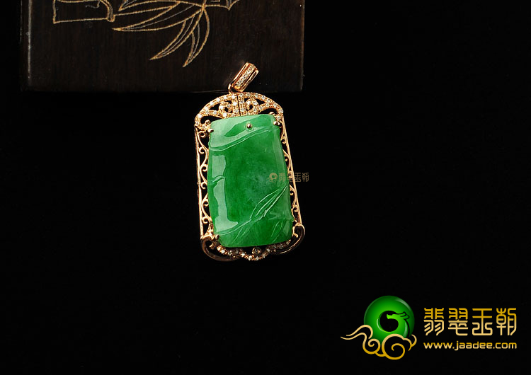 冰种翠色缅甸翡翠A货镶玫瑰金节节高胸坠(真钻)