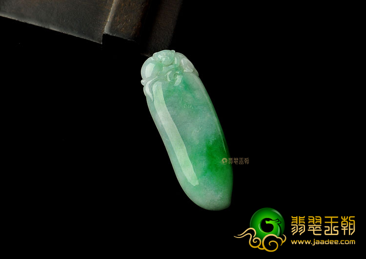 糯冰种飘翠缅甸翡翠A货福瓜挂件
