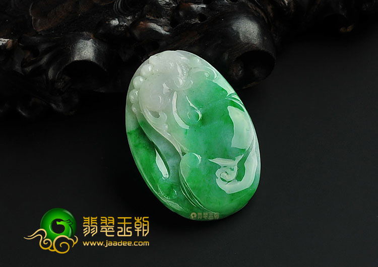 糯冰种翠色缅甸翡翠A货如意寿挂件