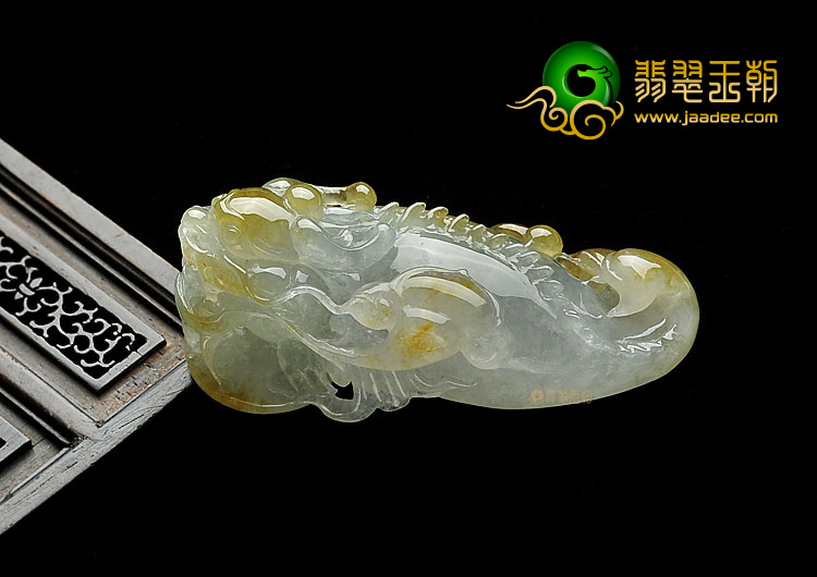 糯冰种褐黄翡缅甸翡翠A货龙头鱼挂件