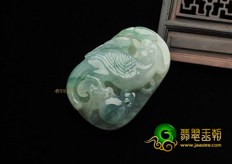 冰种飘花缅甸翡翠A货鹦鹉挂件