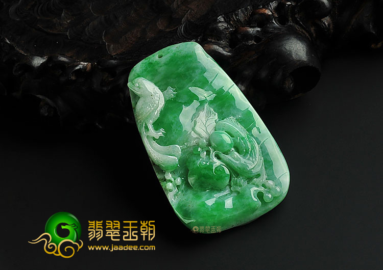 糯冰种翠色缅甸翡翠A货花开富贵挂件
