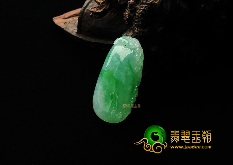 冰种翠色缅甸翡翠A货福瓜挂件