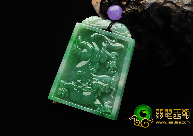 冰种翠色缅甸翡翠A货龙凤牌挂件