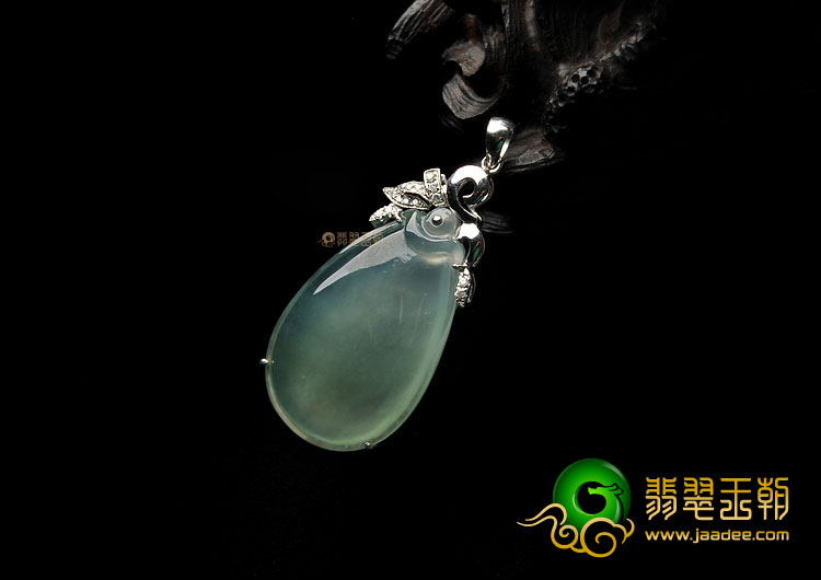 冰种晴水缅甸翡翠A货镶白金福瓜胸坠(真钻)