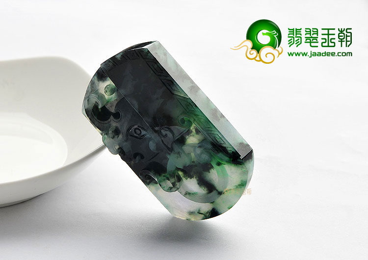糯冰种飘花缅甸翡翠A货饕餮挂件