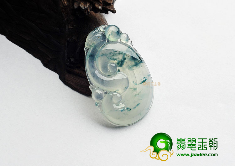 冰玻种飘花缅甸翡翠A货如意挂件