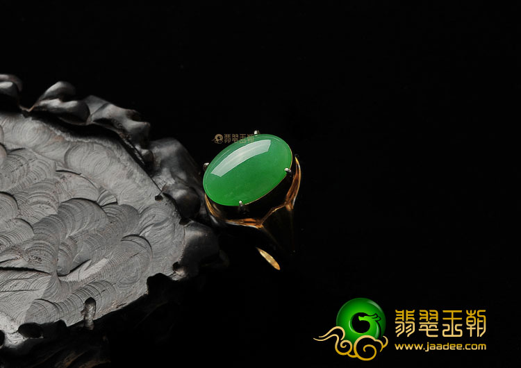 冰种阳绿缅甸翡翠A货戒面