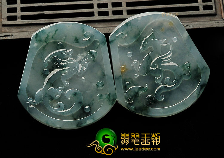 冰种飘花缅甸翡翠A货仿古龙牌挂件(一对)