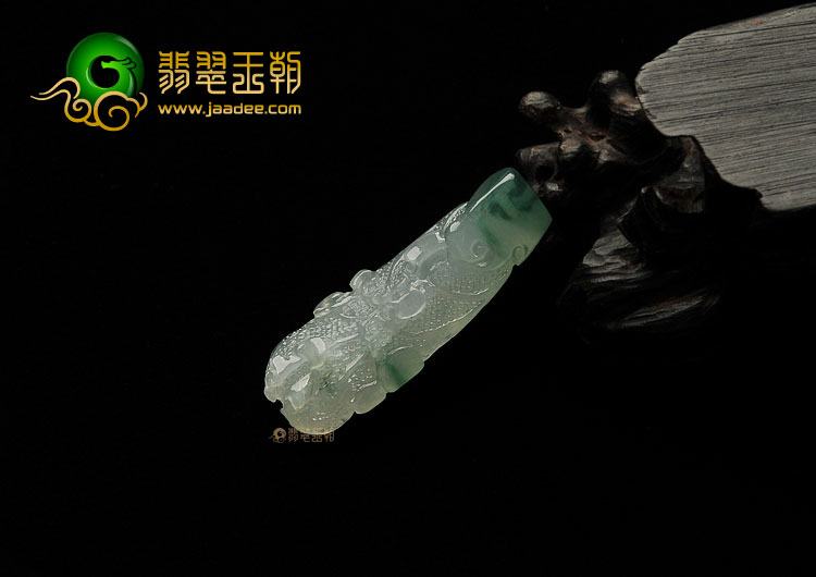 冰种飘花缅甸翡翠A货白菜挂件