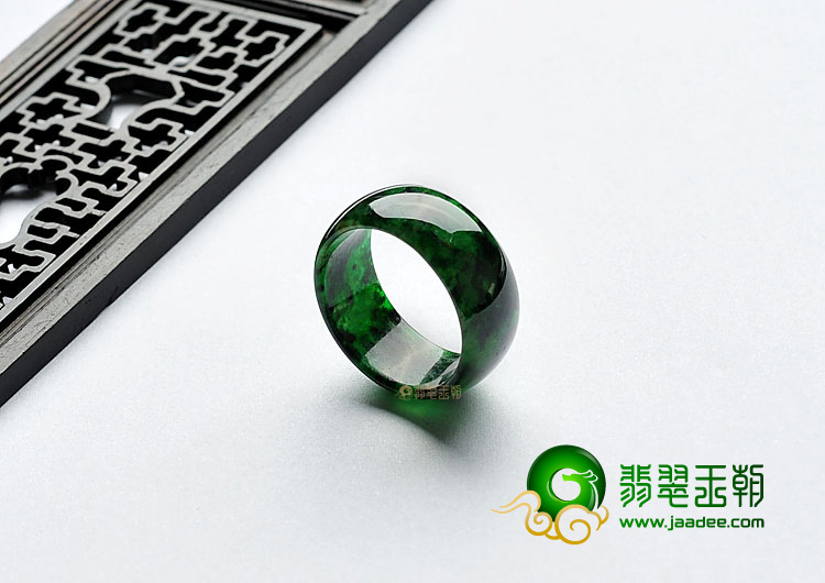 糯冰种癣加绿缅甸翡翠A货指环