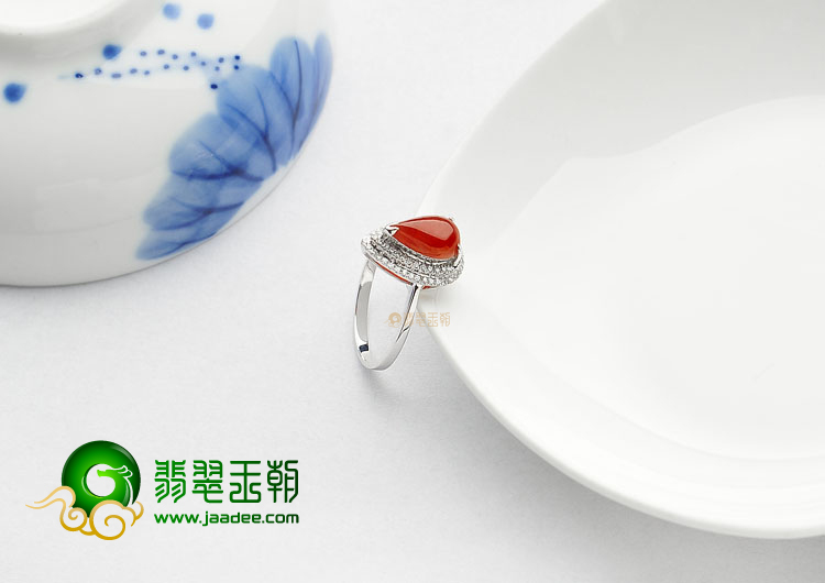 冰种红翡缅甸翡翠A货镶白金水滴戒指(真钻)