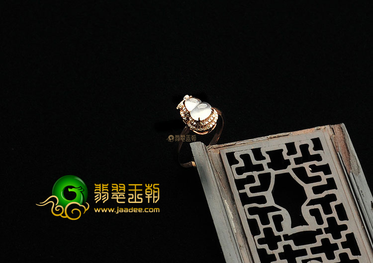 玻璃种无色缅甸翡翠A货镶玫瑰金葫芦戒指(真钻)