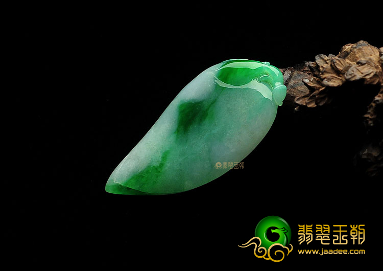 糯冰种飘翠缅甸翡翠A货福瓜挂件