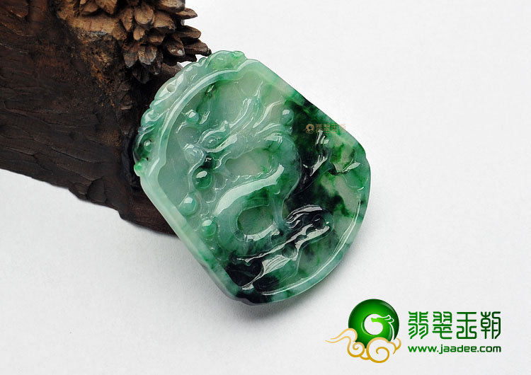 糯冰种癣加绿缅甸翡翠A货龙牌挂件