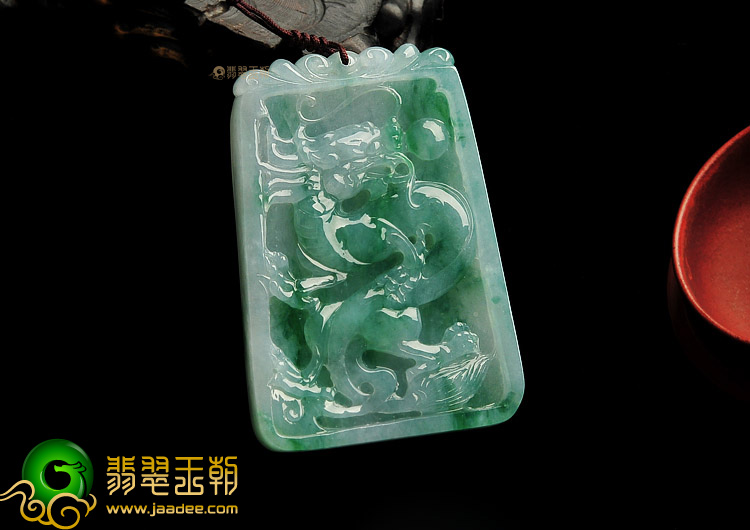 冰种飘花缅甸翡翠A货龙牌挂件