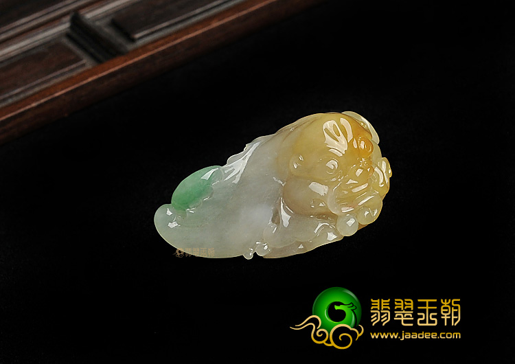 糯冰种黄加绿缅甸翡翠A货龙头鱼挂件