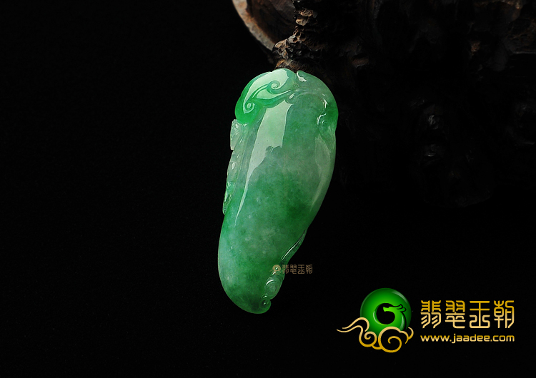 糯冰种飘翠缅甸翡翠A货福瓜挂件
