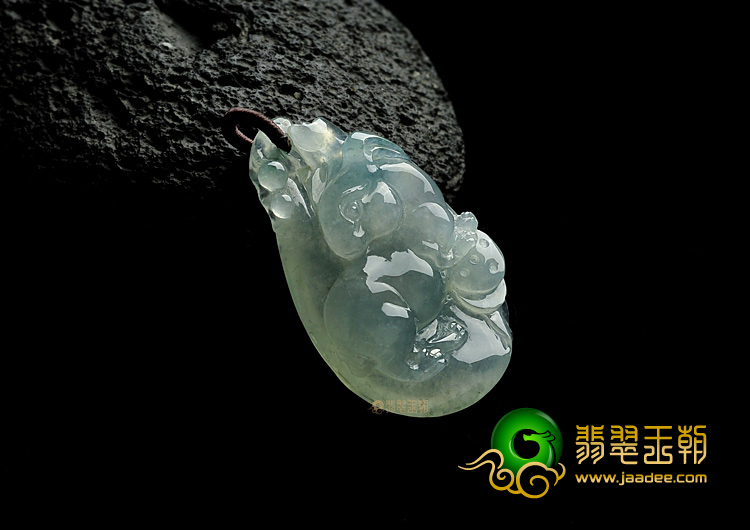 冰种晴水缅甸翡翠A货玉兔挂件