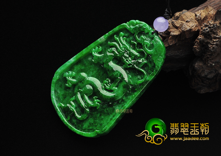 糯冰种浓绿缅甸翡翠A货龙凤牌挂件
