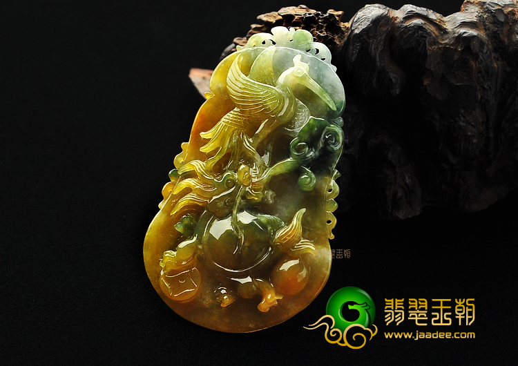 糯冰种褐黄翡飘花缅甸翡翠A货独占鳌头挂件