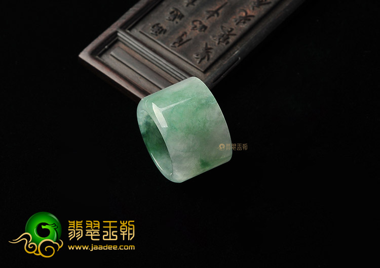 冰种飘花缅甸翡翠A货扳指