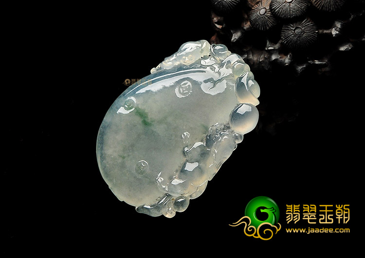 冰种飘花缅甸翡翠A货福瓜挂件