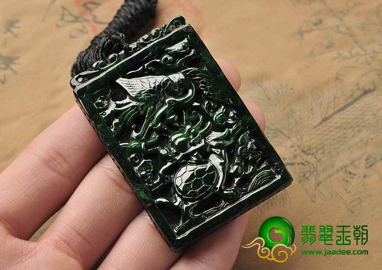 细糯种干青缅甸翡翠A货独占鳌头挂件
