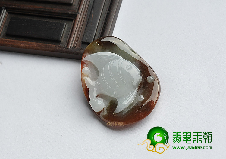 糯冰种褐黄翡缅甸翡翠A货小鱼挂件
