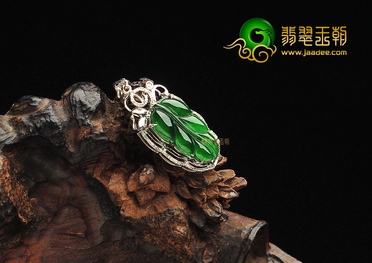 冰种浓绿缅甸翡翠A货镶白金金枝玉叶胸坠(真钻)