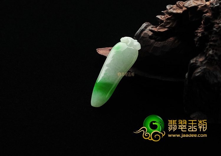 糯冰种飘翠缅甸翡翠A货福瓜挂件