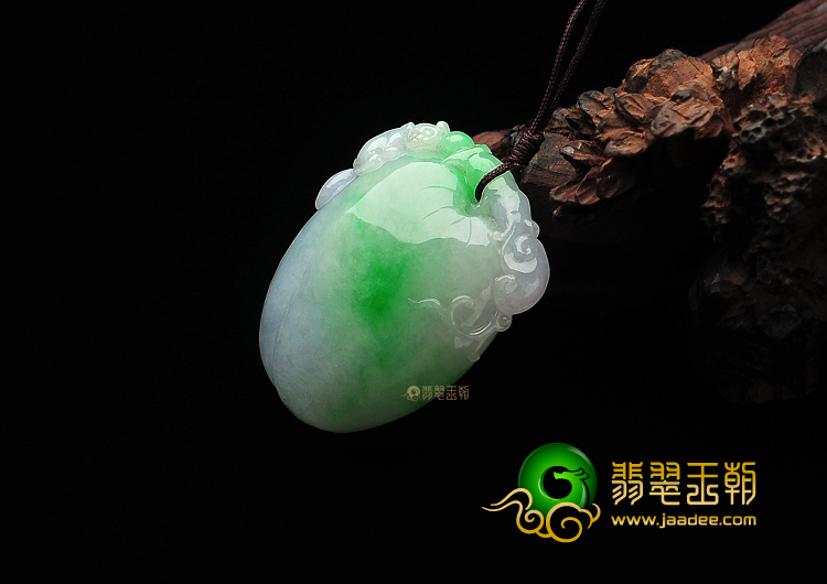 糯冰种淡春带彩缅甸翡翠A货寿桃挂件