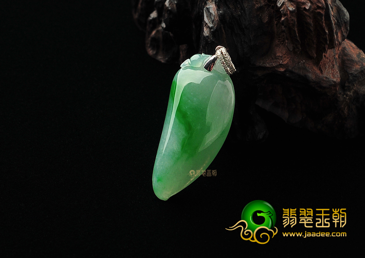 冰种飘翠缅甸翡翠A货福瓜挂件