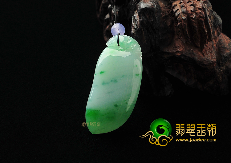 糯冰种飘翠缅甸翡翠A货福瓜挂件