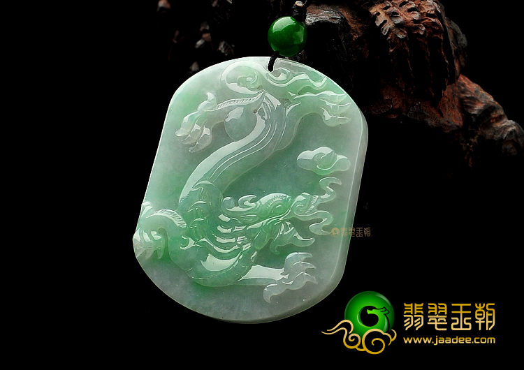 糯冰种飘花缅甸翡翠A货龙牌挂件